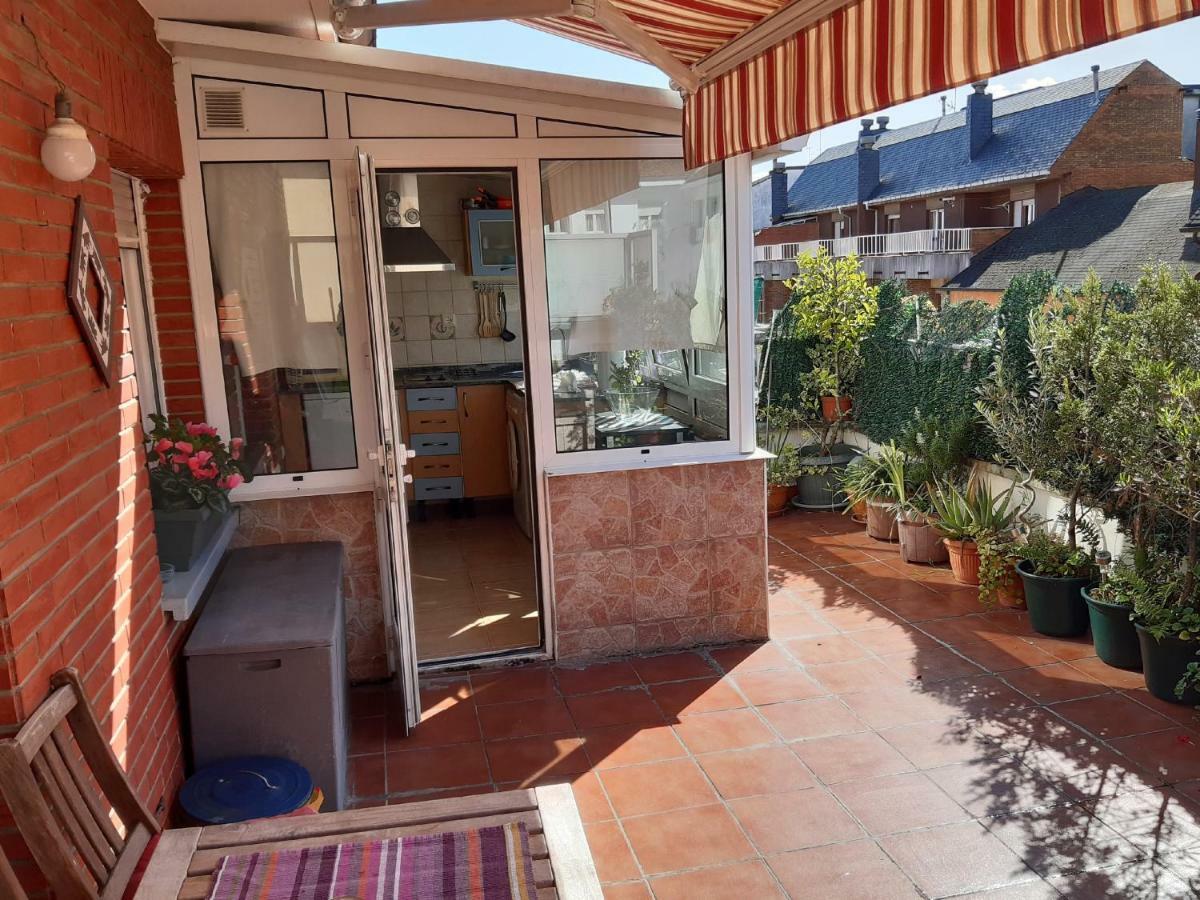 Atico Con Terraza Centrico Oviedo Apartman Kültér fotó