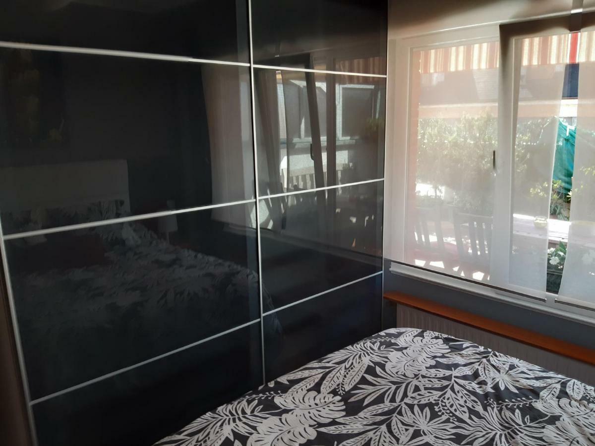 Atico Con Terraza Centrico Oviedo Apartman Kültér fotó